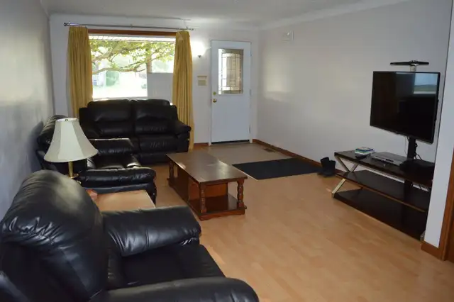 Niagara Student Housing Homes for Rent - First Ave, Welland - Photo 10