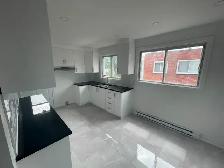 4 1/2  à louer- rénové 1ere étage - climatisation murale