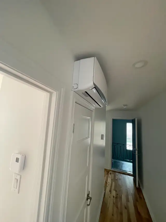 4 1/2  à louer- rénové 1ere étage - climatisation murale - Photo 9