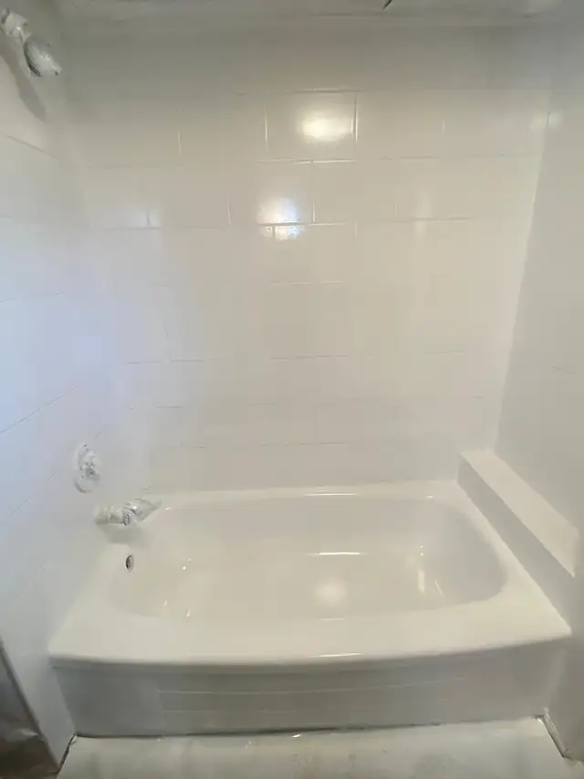 Bathtub Crack Repair & Tile Refinishing – Affordable Service - Photo 4