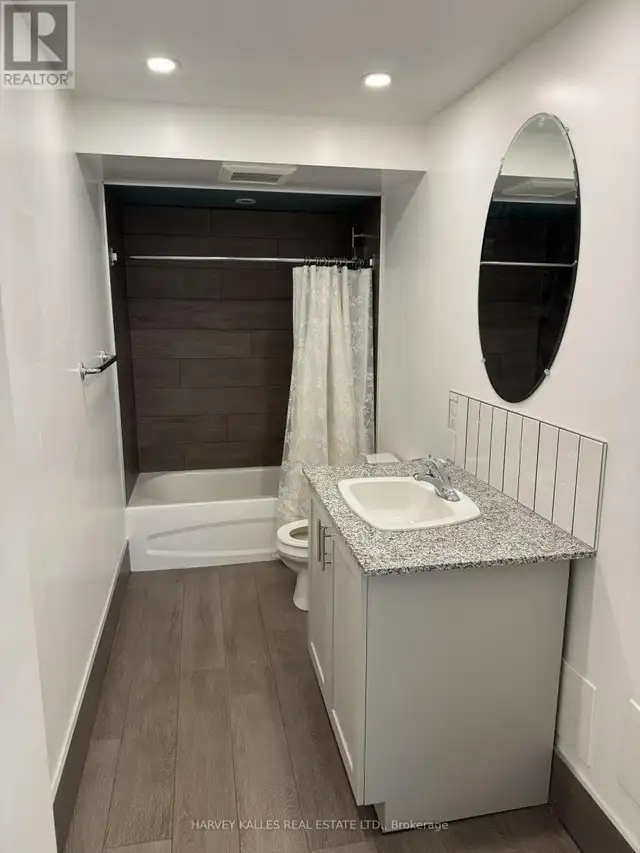 Three ROOMS $900 to 1,100 each shared side split Bathurst Manor - Photo 5