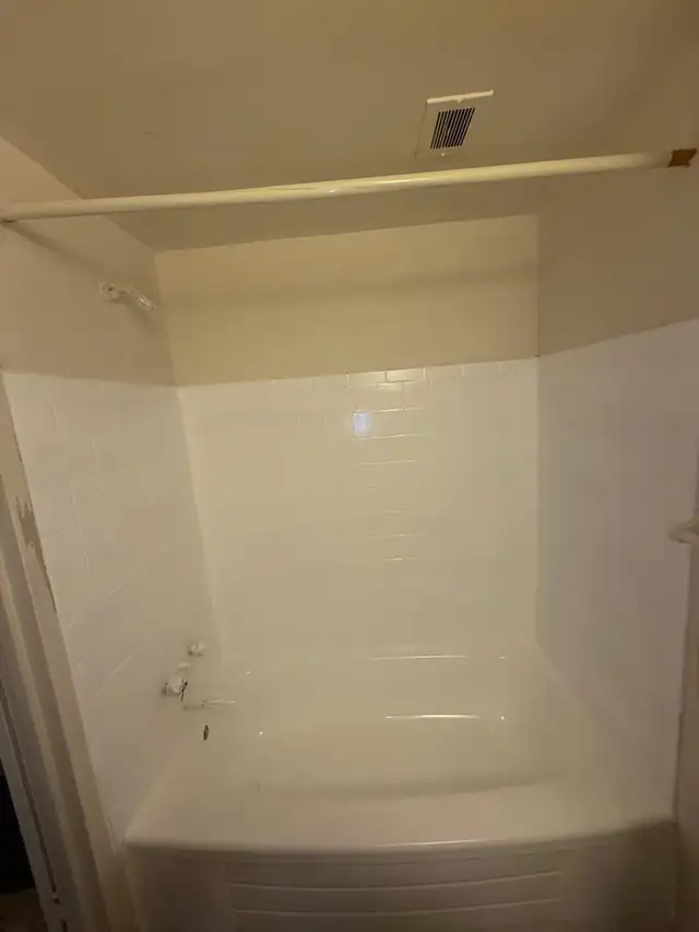 Bathtub & Tile Repair Service – Restore Bathroom Like New - Photo 10