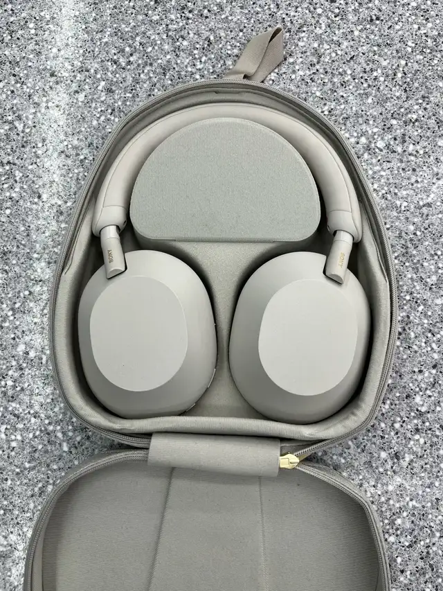 Sony WH-1000xM5 Wireless Headphones - Photo 4