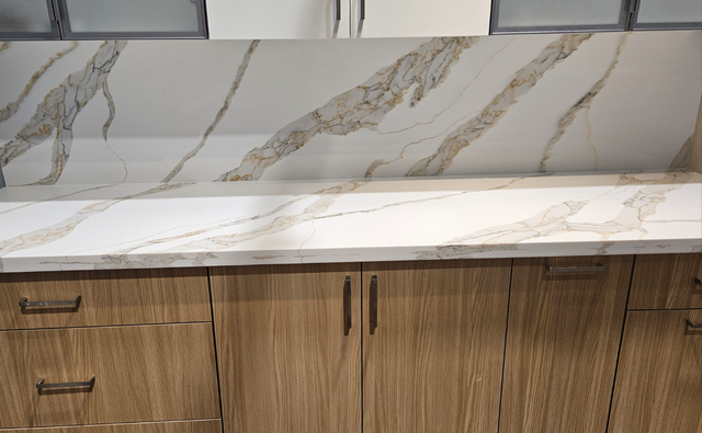 White Kitchen Countertop - Mix Golden & Grey Color Veins