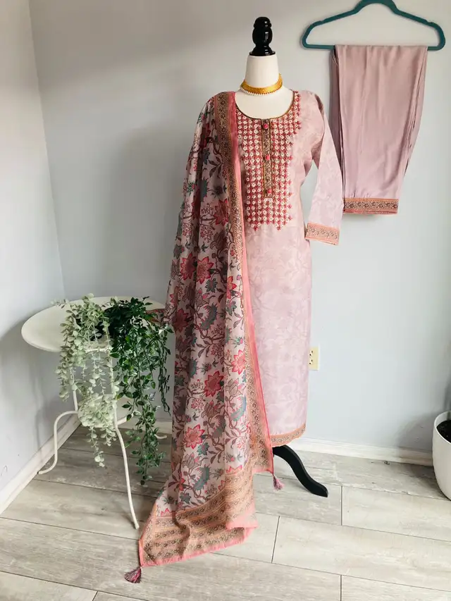 Indian Ethnic Wear - Photo 5