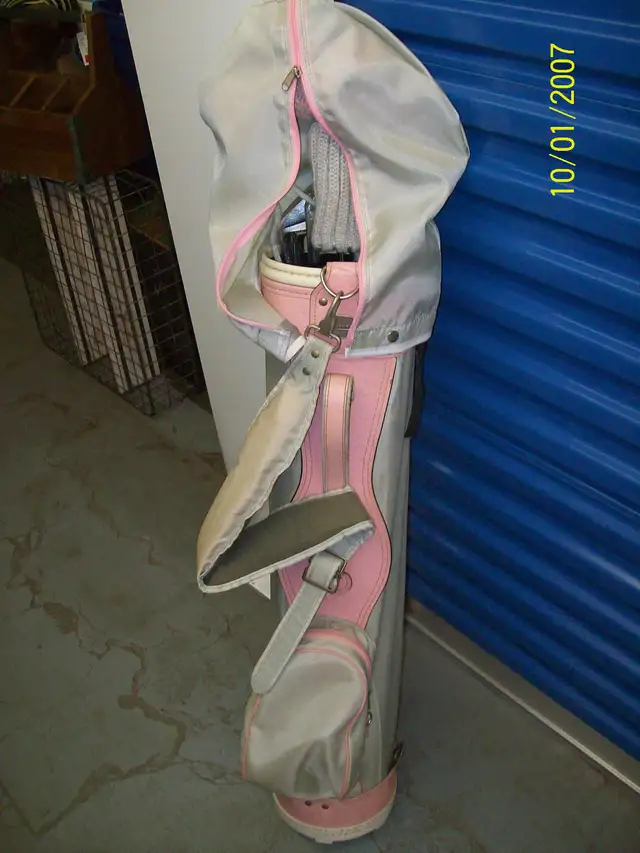 LADIES LEFT HAND GOLF CLUBS 11 clubs balls/tees $85/set.