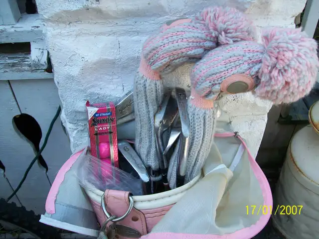 LADIES LEFT HAND GOLF CLUBS 11 clubs balls/tees $85/set. - Photo 9