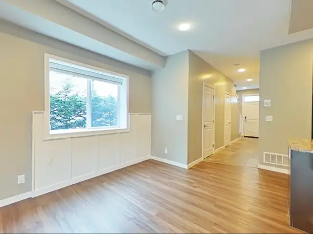 3 bed/3 bath, 1/2 duplex with garage - Photo 3