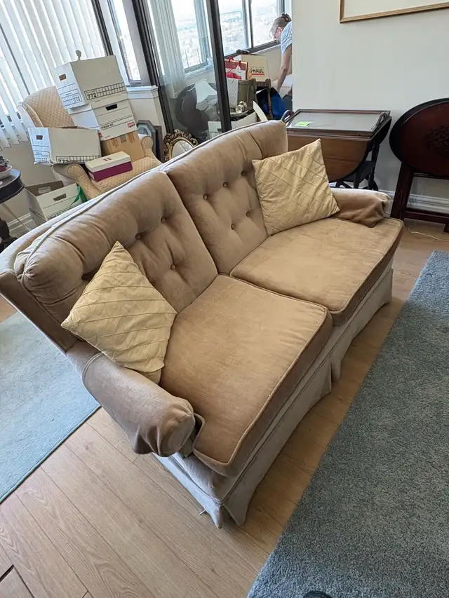 Free delivery used vintage Brown Loveseat Sofa with Tufted Back - Photo 5