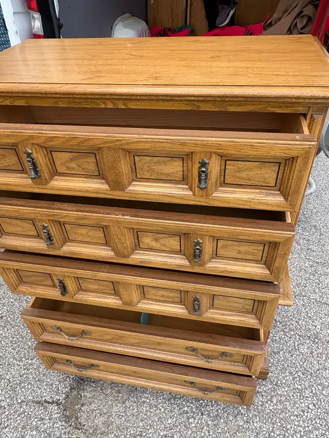 Free delivery used Solid Oak Wood Dresser Chest of Drawers - Photo 7