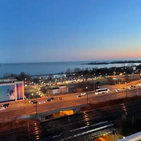 Private Master Bedroom w/ Ensuite – High Park / Waterfront - Photo 5