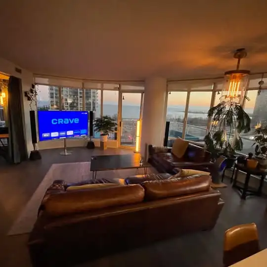 Private Master Bedroom w/ Ensuite – High Park / Waterfront - Photo 8