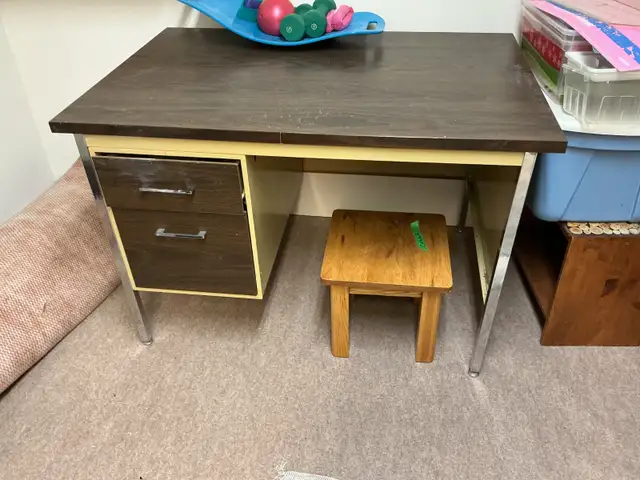 Metal desk