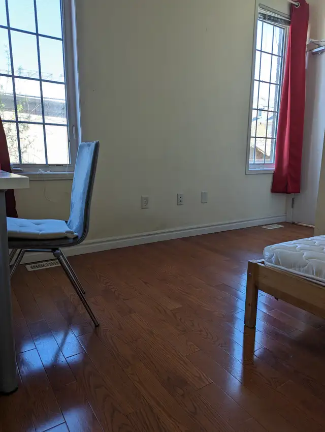 Multiple Rooms Private Bath Balcony Parking @York University - Photo 8