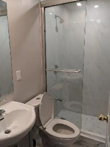 Multiple Rooms Private Bath Balcony Parking @York University - Photo 10
