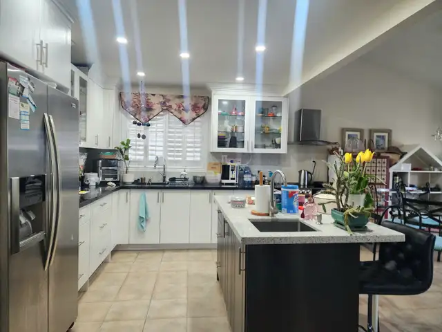 Second floor Room for Rent in south Guelph- $900/M All inclusive - Photo 3