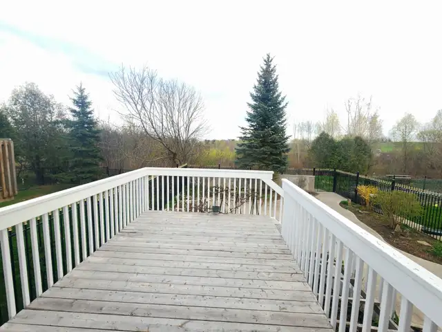 Second floor Room for Rent in south Guelph- $900/M All inclusive - Photo 8