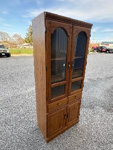 Free delivery used Oak Display Cabinet with Glass Doors - Photo 3