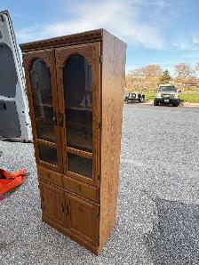 Free delivery used Oak Display Cabinet with Glass Doors - Photo 5