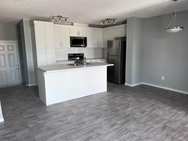 3 Beds and 2.5 Bath- TOWNHOME for rent $2200/month - Photo 3