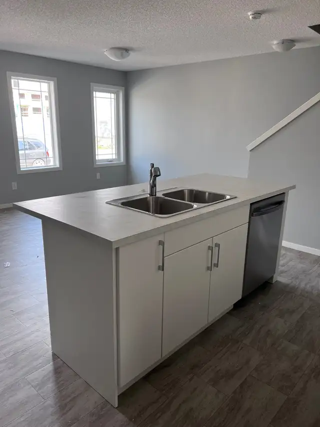 3 Beds and 2.5 Bath- TOWNHOME for rent $2200/month - Photo 4