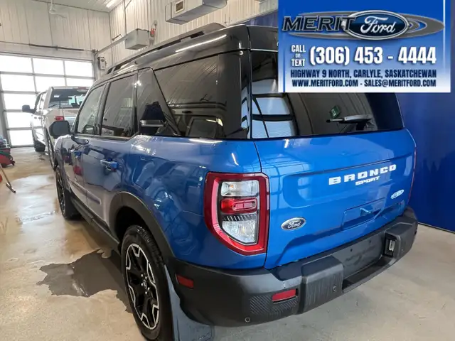 2025 Ford Bronco Sport Outer Banks 1.5L, Heated Seats 300A - Photo 11