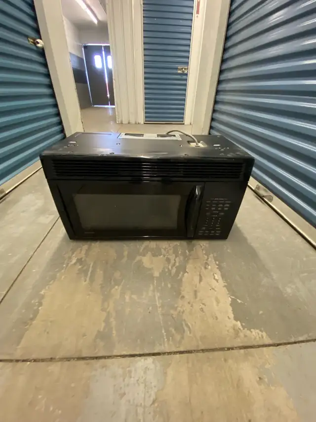BLACK MICROWAVE OVER THE RANGE - Photo 2