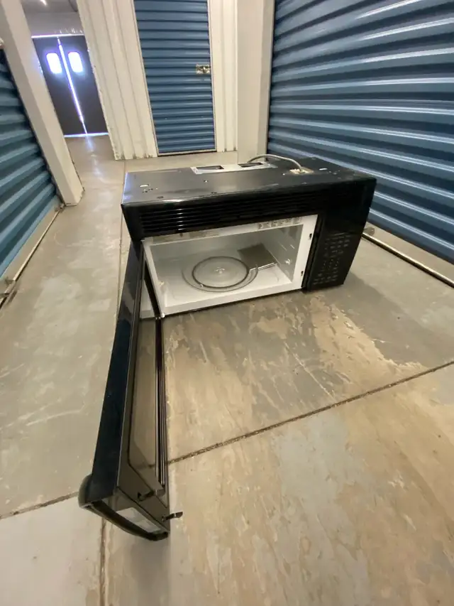 BLACK MICROWAVE OVER THE RANGE - Photo 3