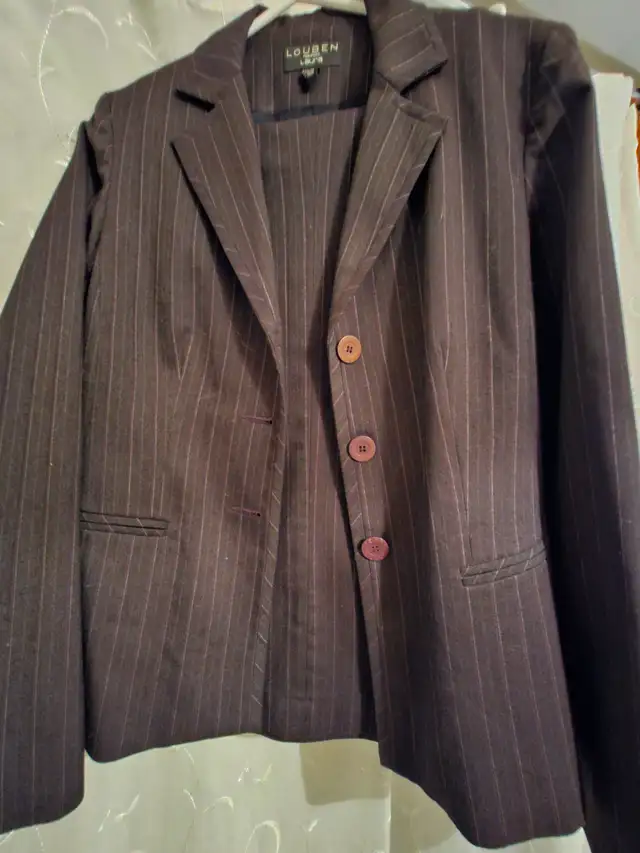 Women's Pant Suits - Photo 4