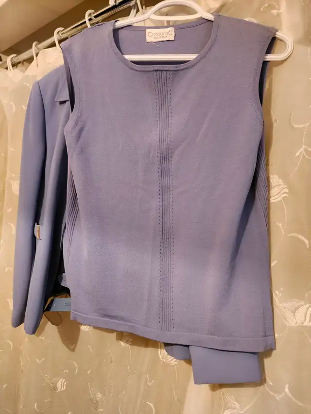 Women's Pant Suits - Photo 9