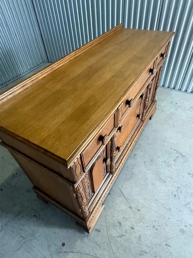 Free delivery antique Vintage Oak Sideboard Dresser - Photo 3