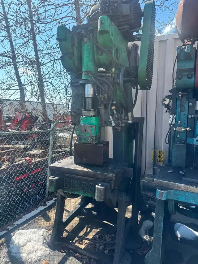 80 Ton  Industrial Hydraulic Press - Photo 2