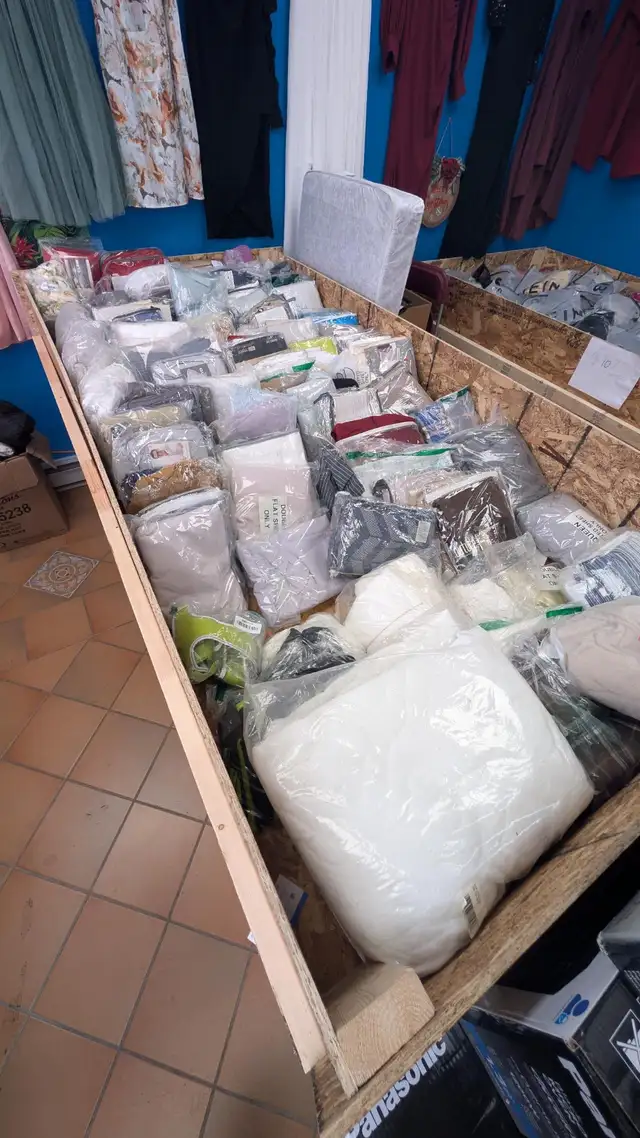 ✨ Premium Bedding & Window Treatments – Massive Selection - Photo 2