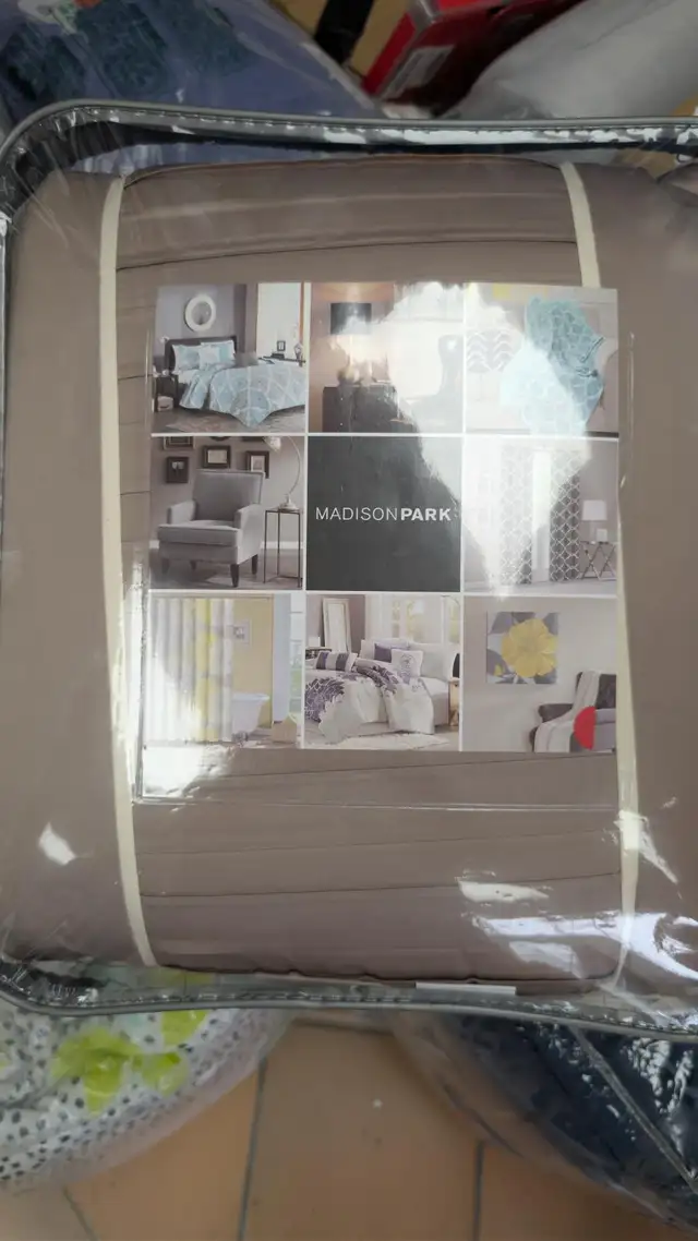 ✨ Premium Bedding & Window Treatments – Massive Selection - Photo 4