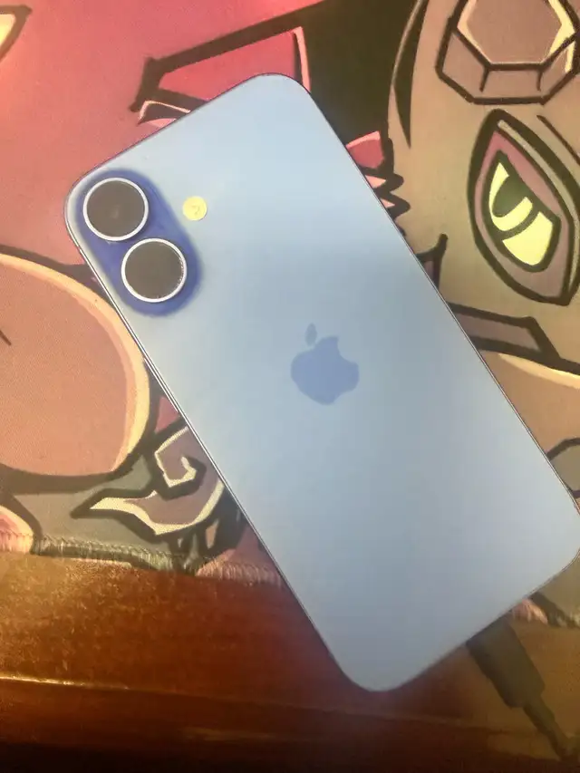 iPhone 16 blue
