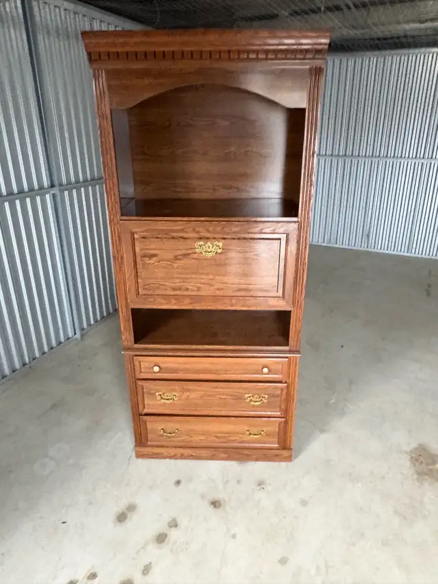 Free delivery used Wooden Secretary Desk with Hutch and Drawers