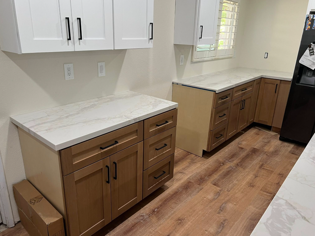 White Plain Marble Quartz Countertop - With Grey Veins - Photo 3