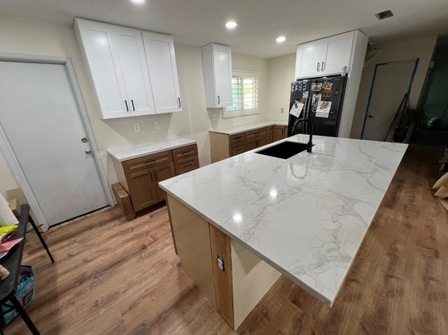 White Plain Marble Quartz Countertop - With Grey Veins - Photo 4