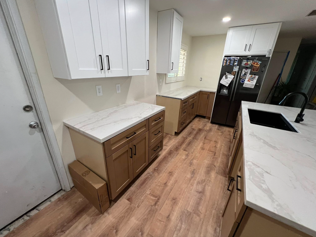 White Plain Marble Quartz Countertop - With Grey Veins - Photo 5