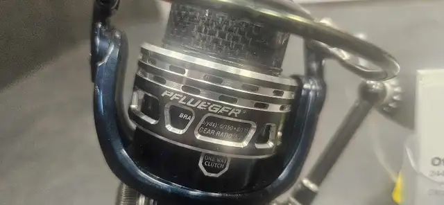 PFLUEGER 10 Bearing Fishing Reel - Photo 2