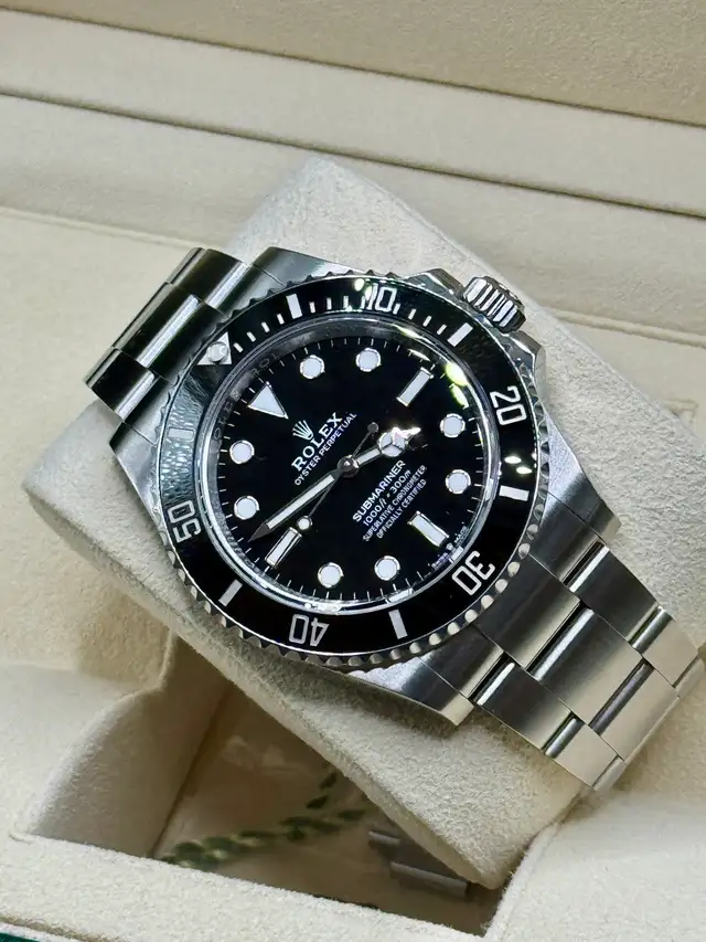 2024 Rolex Submariner No Date - Photo 2