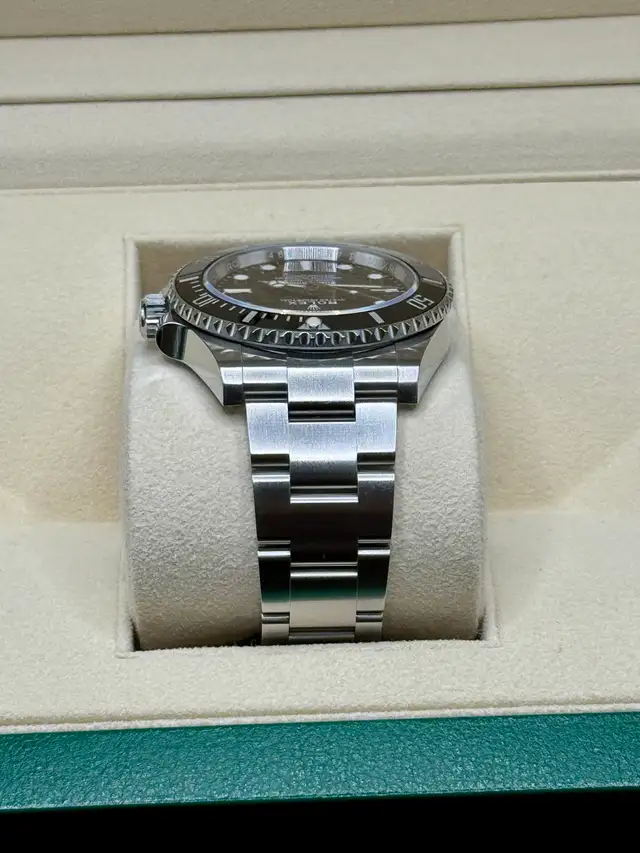 2024 Rolex Submariner No Date - Photo 4