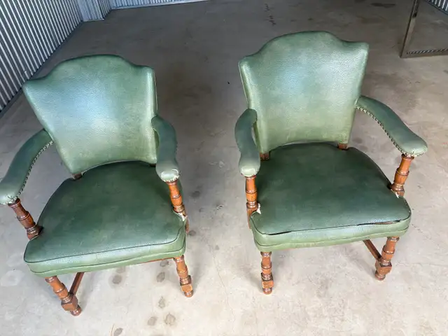 Free delivery used Green Leather Armchairs (Set of 2) - Photo 2