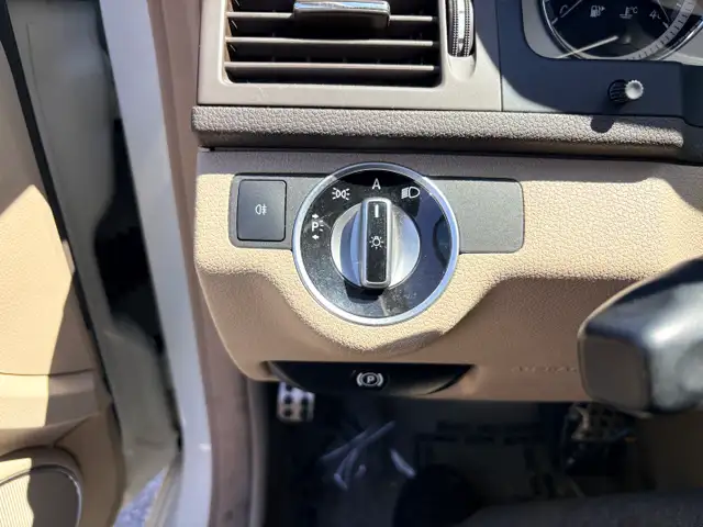 2011 Merz C-Class C 250 4Matic AWD 2.5L V6 One Owner Certified - Photo 7