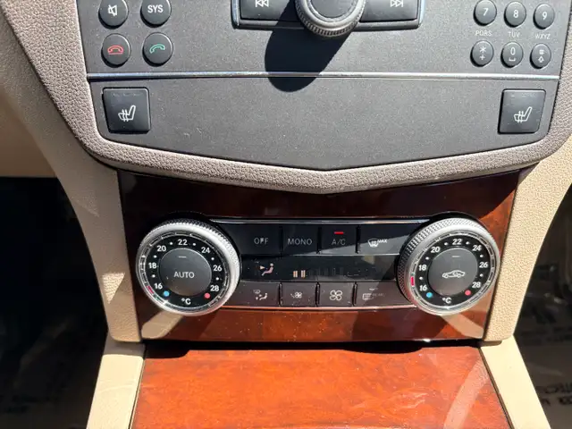 2011 Merz C-Class C 250 4Matic AWD 2.5L V6 One Owner Certified - Photo 9