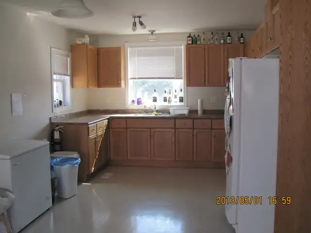 Fabulous 5BR 228 Edinburgh Road S - JUNE 1ST  $3875.00