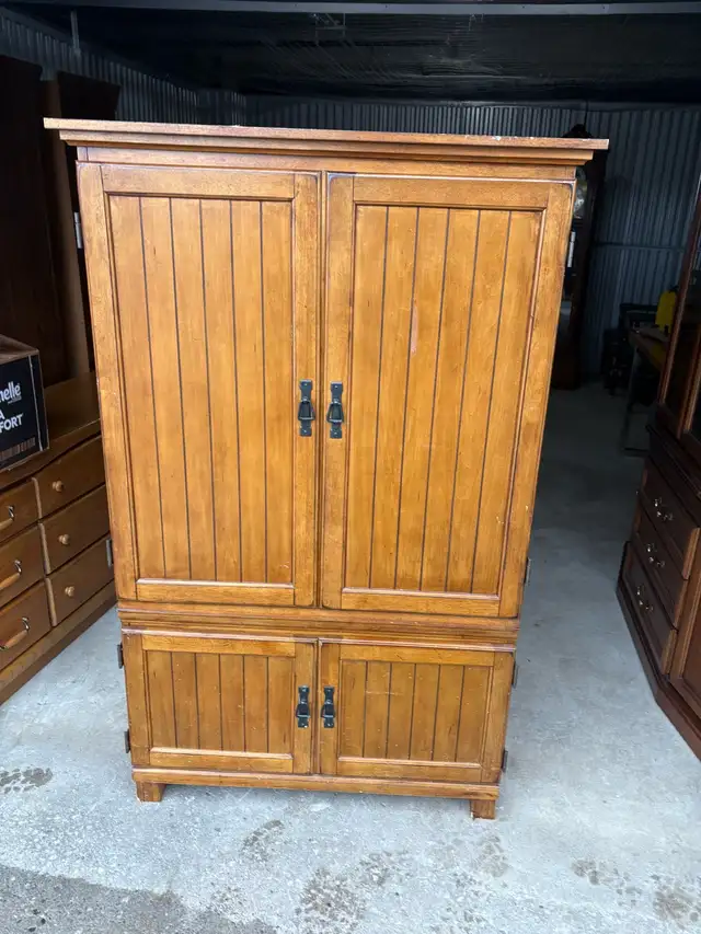 Free delivery used Wooden Armoire Cabinet - Photo 4