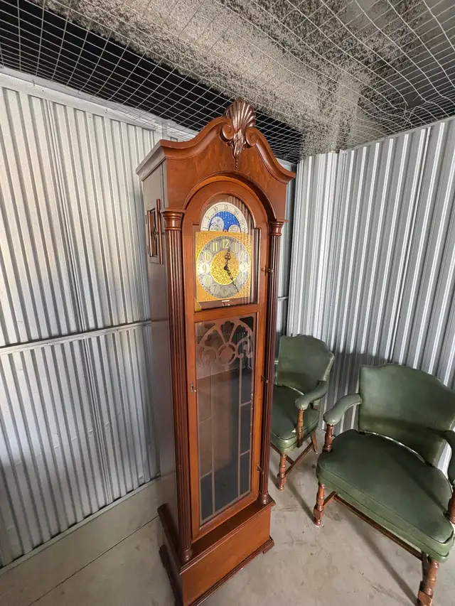 Free delivery used Grandfather Clock - Wood Casing - Photo 2