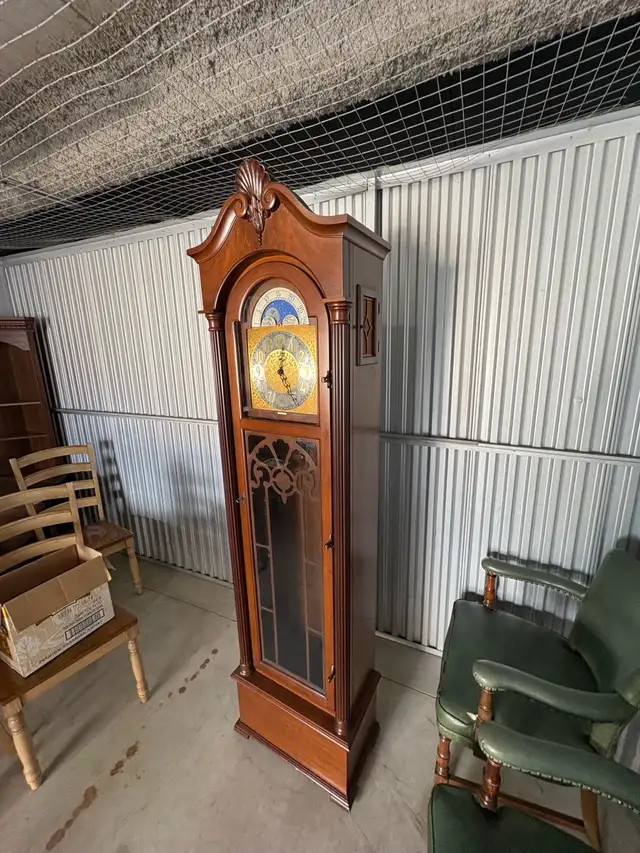 Free delivery used Grandfather Clock - Wood Casing - Photo 6