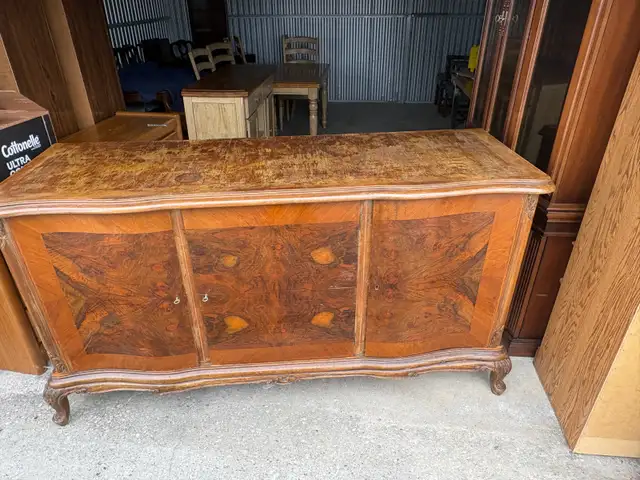 Free delivery antique Vintage Wooden Buffet/Sideboard - Photo 4